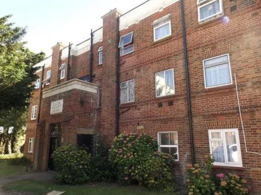 2 bed property in Watford Way, London